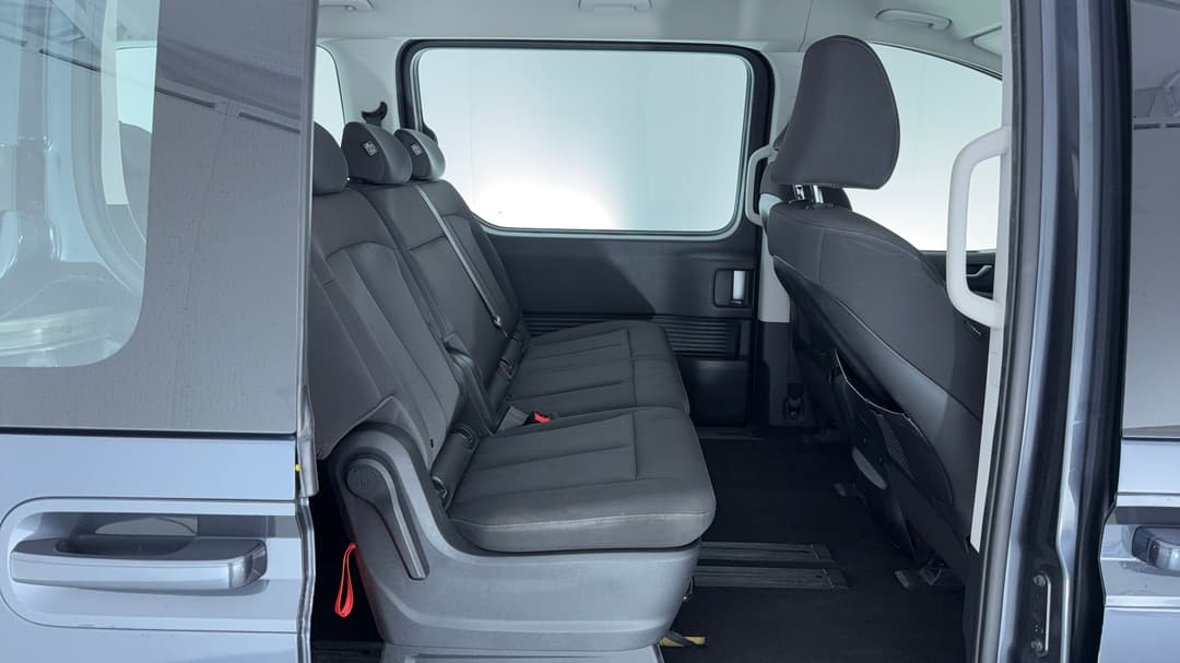 2022 Hyundai Staria Staria, Automatic, 84938 km, Right Side Rear Door Cabin View