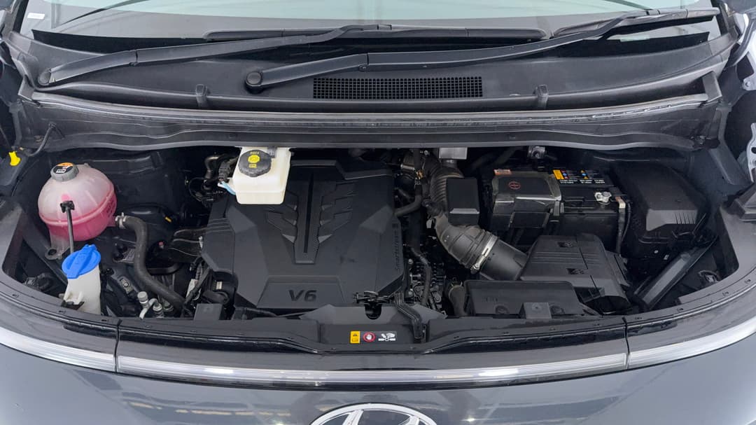 2022 Hyundai Staria Staria, Automatic, 84938 km, Open Bonnet (Engine)