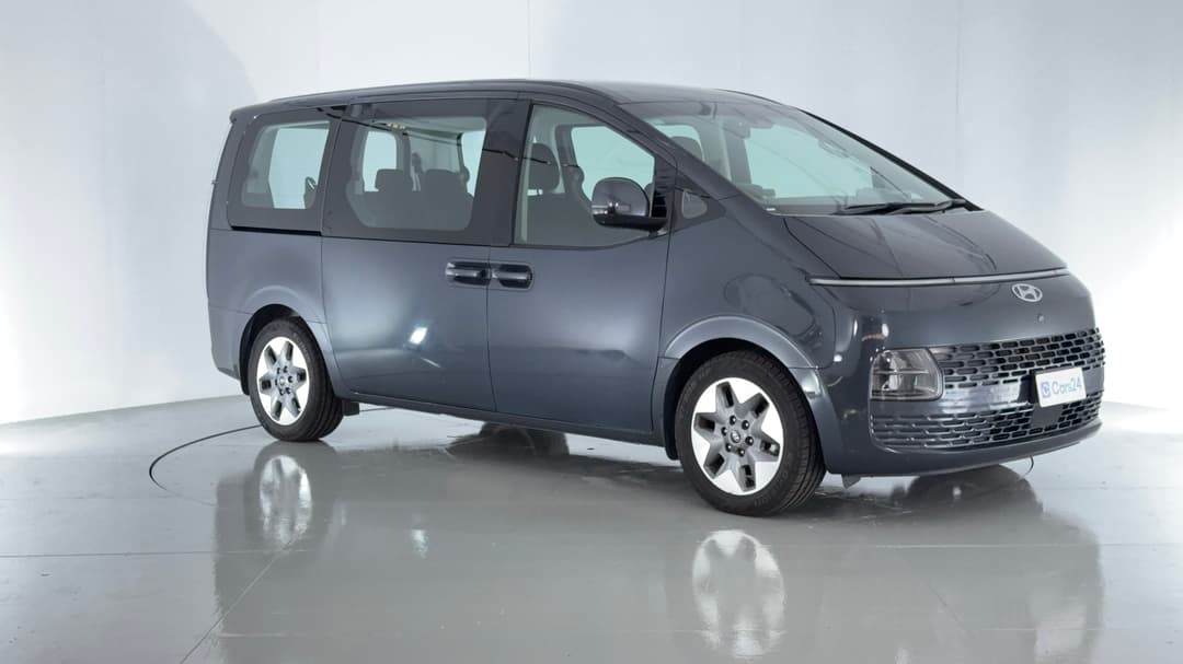 2022 Hyundai Staria Staria, Automatic, 84938 km, Right Front Diagonal (45- Degree) View
