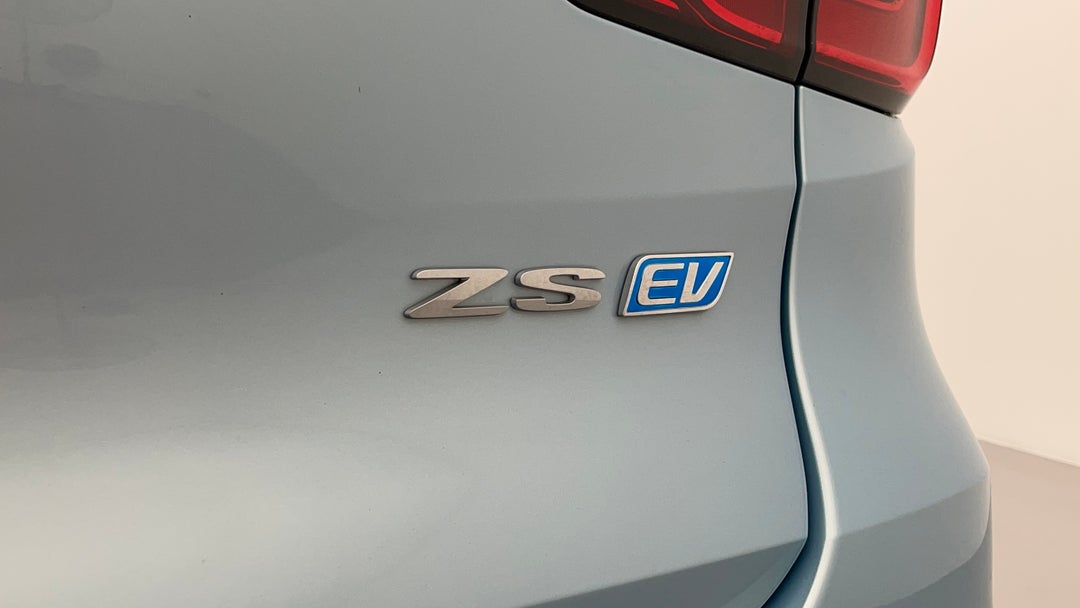 Badge (Boot Right Side)