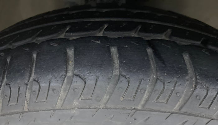 2016 Maruti Wagon R 1.0 LXI, Petrol, Manual, 33,278 km, Right Front Tyre Tread