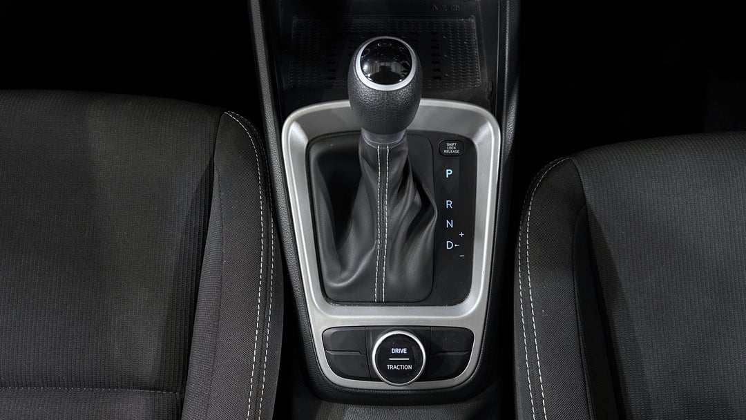 2023 Hyundai Venue Venue, Automatic, 43489 km, Gear Lever 