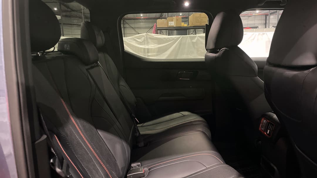 2025 Byd Shark 6 Dual Motor Premium, Automatic, 37858 km, Right Side Rear Door Cabin View