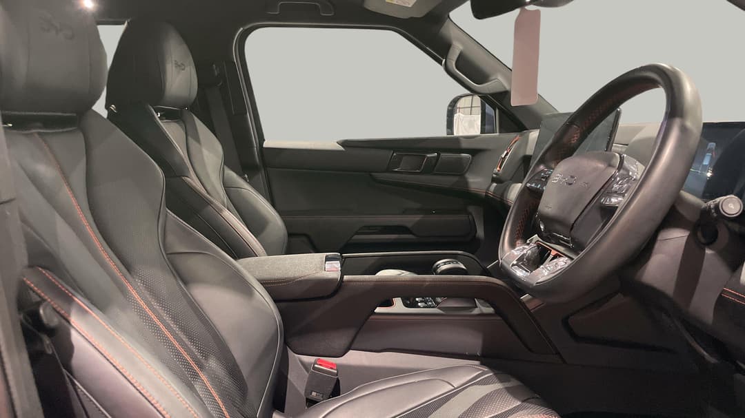 2025 Byd Shark 6 Dual Motor Premium, Automatic, 37858 km, Right Side Front Door Cabin View