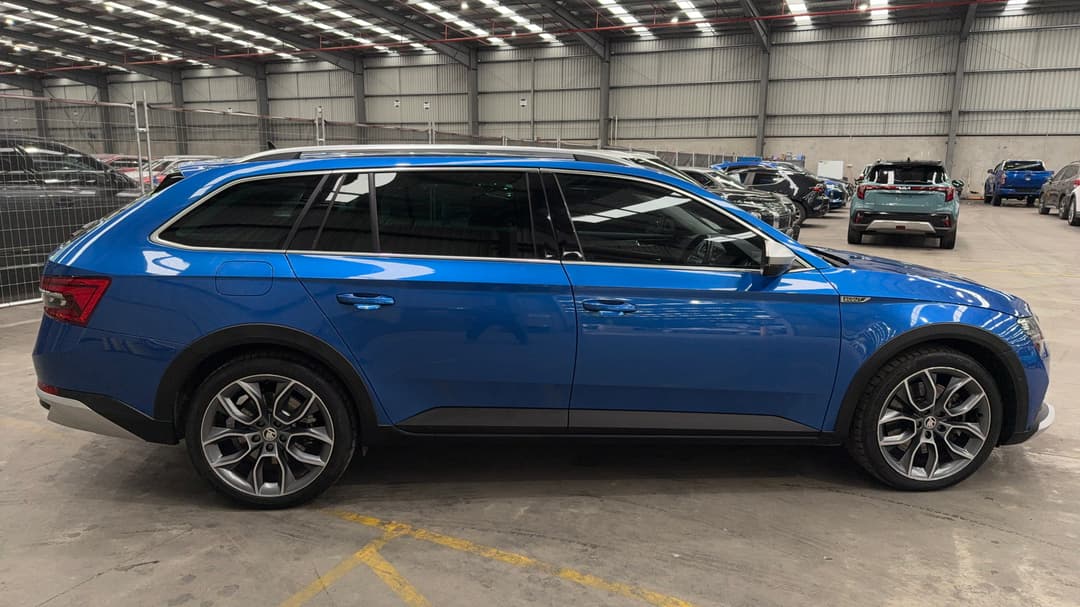 2020 SKODA Superb 200tsi Scout Limited Edition, Automatic, 99249 km, Right Side View