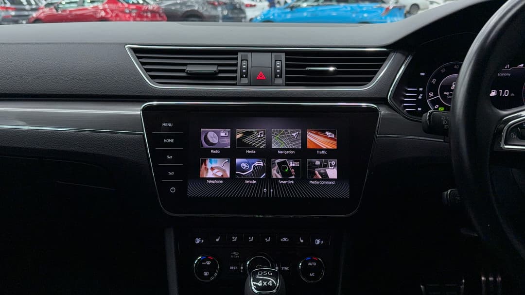 2020 SKODA Superb 200tsi Scout Limited Edition, Automatic, 99249 km, Center Console