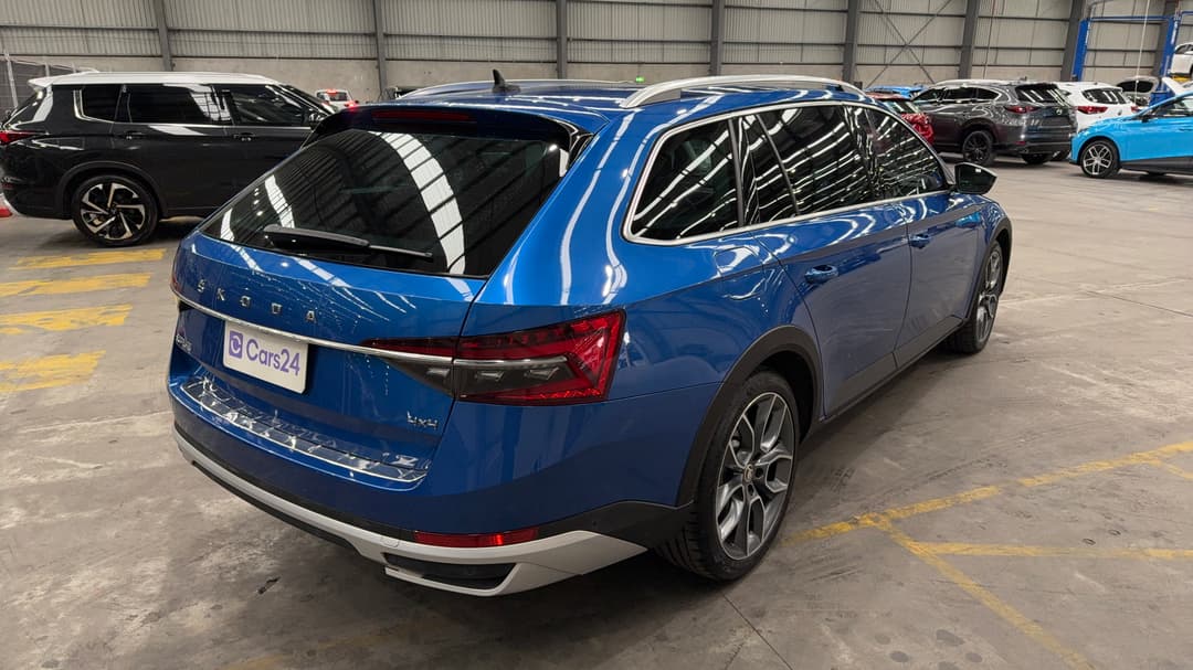 2020 SKODA Superb 200tsi Scout Limited Edition, Automatic, 99249 km, Right Back Diagonal (45- Degree) View