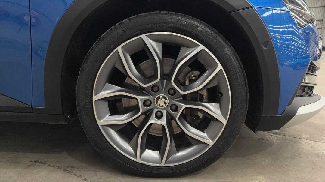 2020 SKODA Superb 200tsi Scout Limited Edition, Automatic, 99249 km, Right Front Wheel