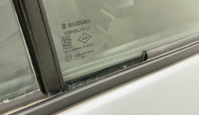 2015 Maruti Ciaz VXI, Petrol, Manual, 78,898 km, Right rear door - Weather strip has minor damage