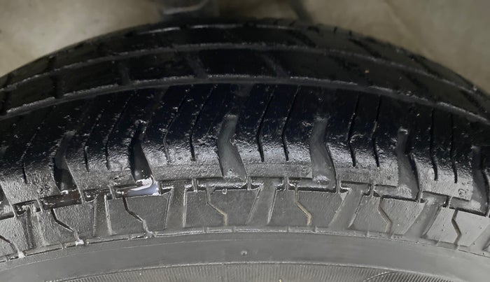 2018 Maruti Alto 800 LXI, Petrol, Manual, 12,028 km, Left Front Tyre Tread