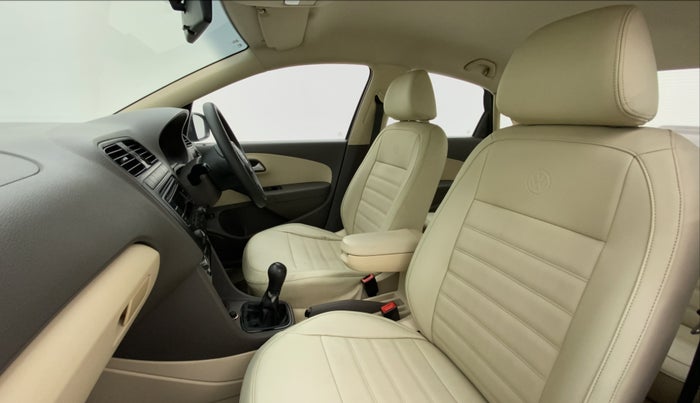 2014 Volkswagen Vento COMFORTLINE MT PETROL, Petrol, Manual, 45,321 km, Right Side Front Door Cabin