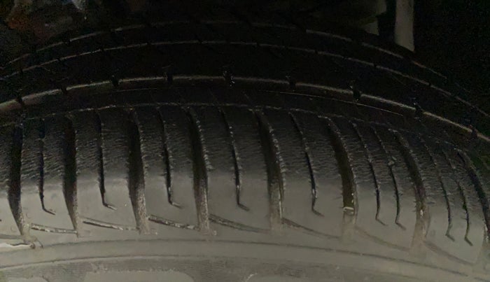 2017 Maruti Vitara Brezza VDI, Diesel, Manual, 53,140 km, Left Front Tyre Tread