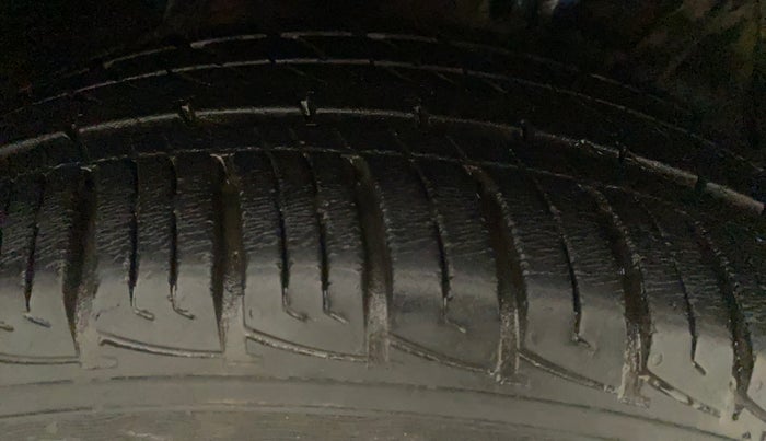 2017 Maruti Vitara Brezza VDI, Diesel, Manual, 53,140 km, Right Rear Tyre Tread