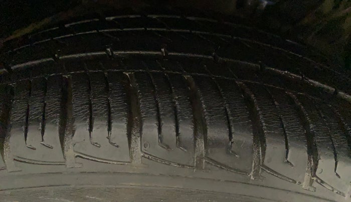 2017 Maruti Vitara Brezza VDI, Diesel, Manual, 53,140 km, Left Rear Tyre Tread