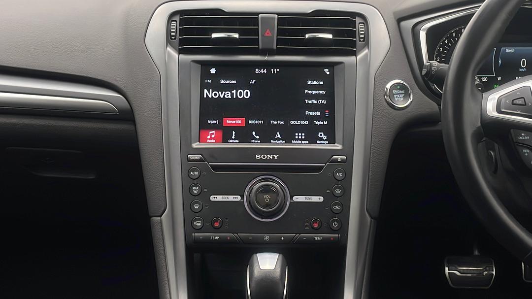 2017 Ford Mondeo Titanium, Automatic, 64921 km, Center Console