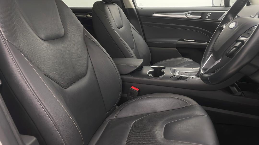 2017 Ford Mondeo Titanium, Automatic, 64921 km, Right Side Front Door Cabin View
