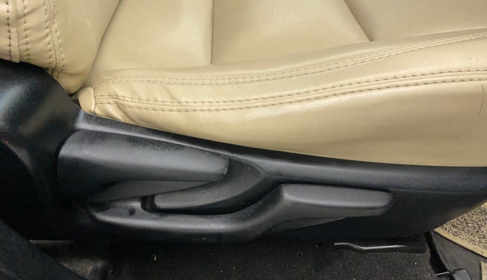 2018 Toyota Corolla Altis G DIESEL, Diesel, Manual, 1,02,279 km, Driver Side Adjustment Panel