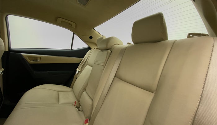 2018 Toyota Corolla Altis G DIESEL, Diesel, Manual, 1,02,279 km, Right Side Rear Door Cabin