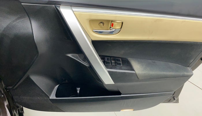 2018 Toyota Corolla Altis G DIESEL, Diesel, Manual, 1,02,279 km, Driver Side Door Panels Control