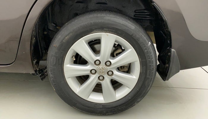 2018 Toyota Corolla Altis G DIESEL, Diesel, Manual, 1,02,279 km, Left Rear Wheel