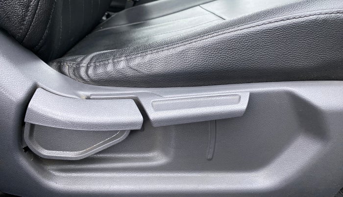 2020 Hyundai GRAND I10 NIOS SPORTZ 1.2 AT, Petrol, Automatic, 65,607 km, Driver Side Adjustment Panel