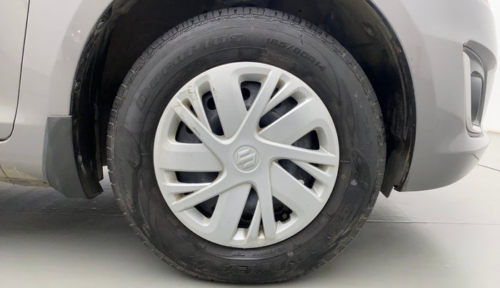 2017 Maruti Swift VXI, Petrol, Manual, 14,486 km, Right Front Wheel