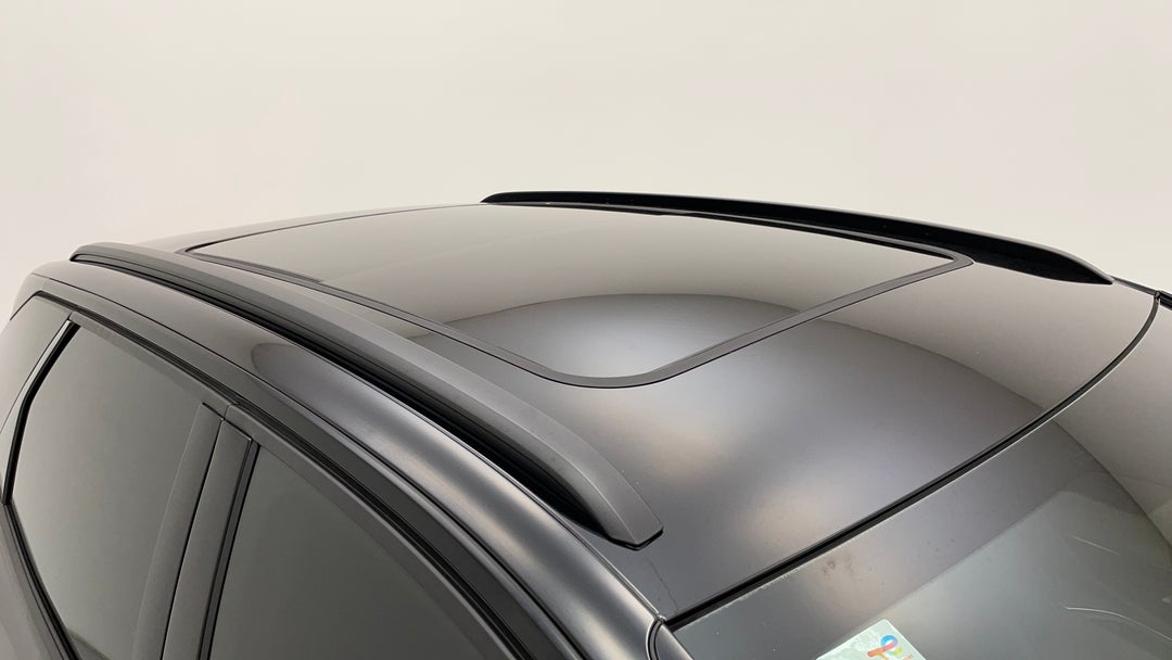 Roof/Sunroof View