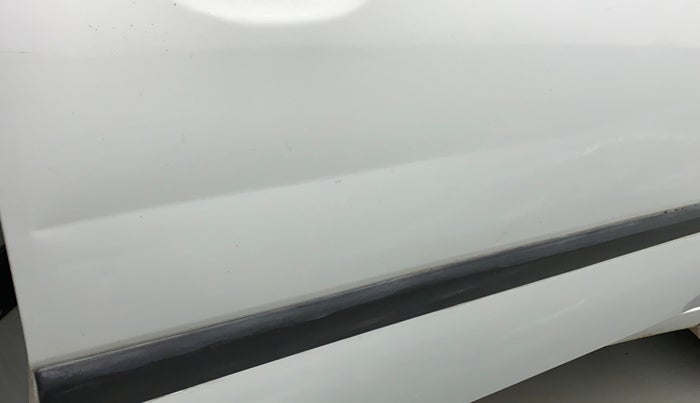 2013 Hyundai i10 ERA 1.1 IRDE, CNG, Manual, 77,850 km, Driver-side door - Slightly dented