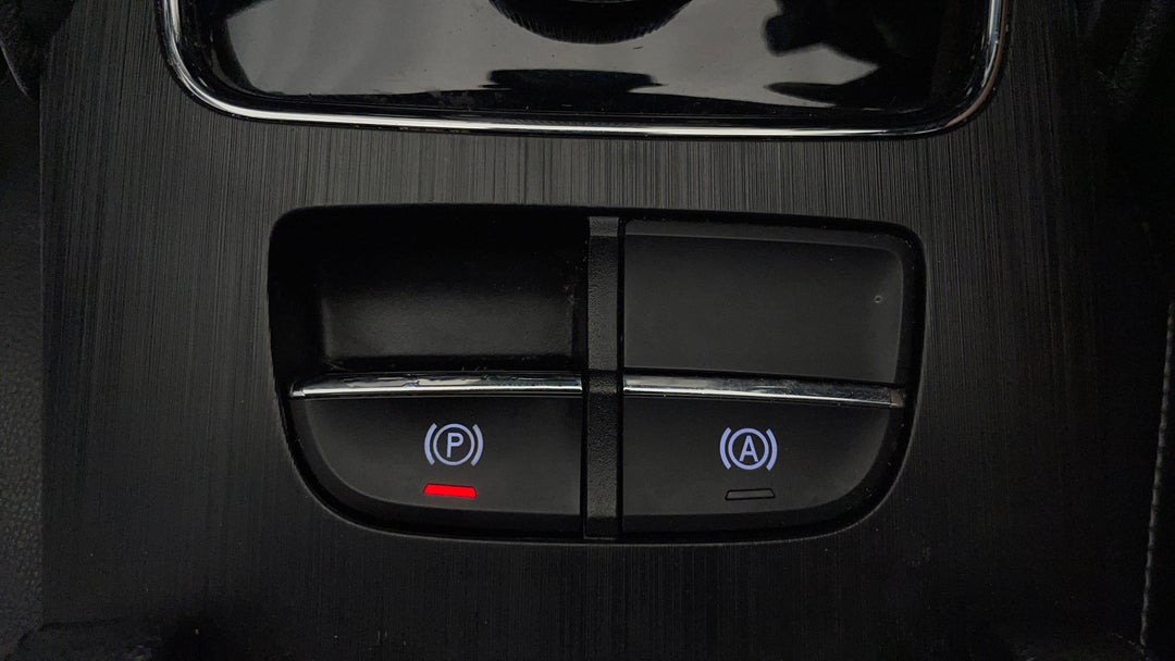 2020 MG ZS EV Essence, Automatic, 33958 km, Handbrake