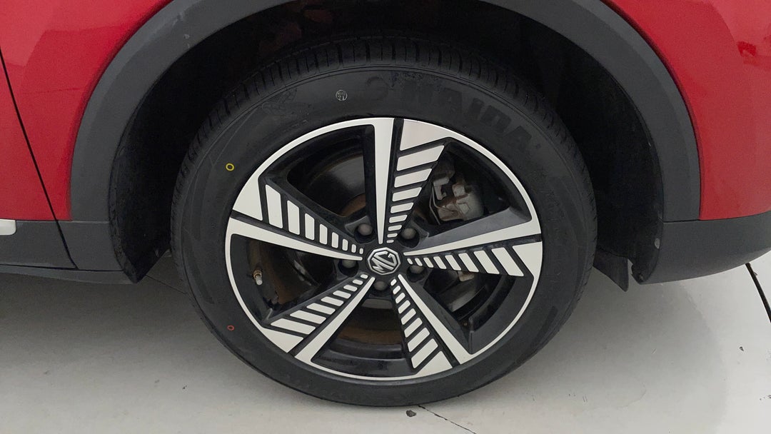 2020 MG ZS EV Essence, Automatic, 33958 km, Right Front Wheel