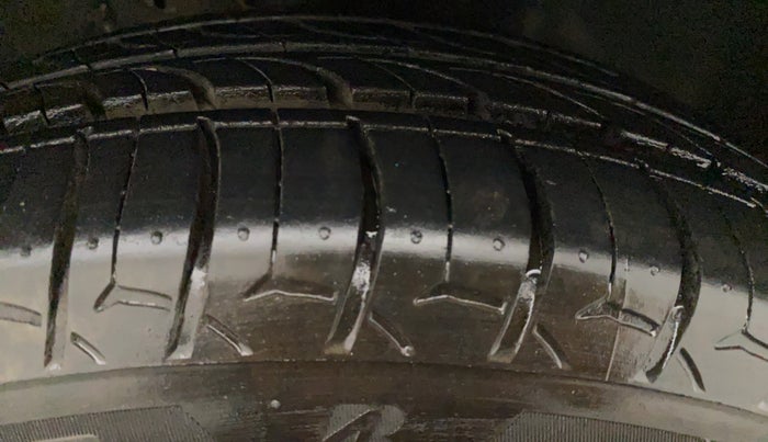 2017 Maruti IGNIS DELTA 1.2 AMT, Petrol, Automatic, 19,358 km, Right Front Tyre Tread