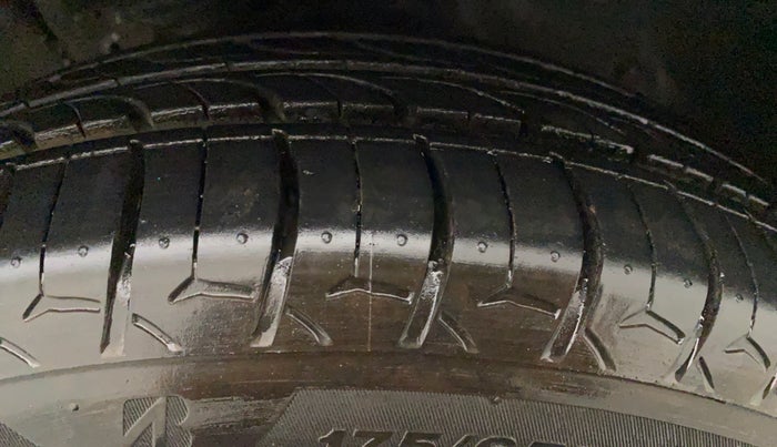 2017 Maruti IGNIS DELTA 1.2 AMT, Petrol, Automatic, 19,358 km, Left Front Tyre Tread