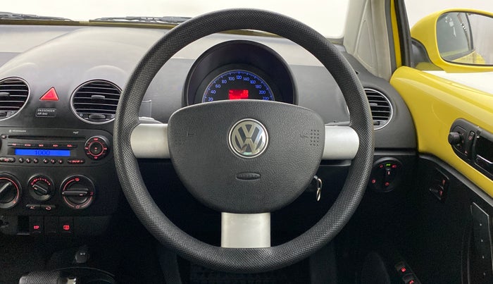 2010 Volkswagen Beetle 2.0 AT, Petrol, Automatic, 13,268 km, Steering Wheel Close Up
