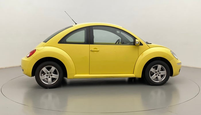 2010 Volkswagen Beetle 2.0 AT, Petrol, Automatic, 13,268 km, Right Side View