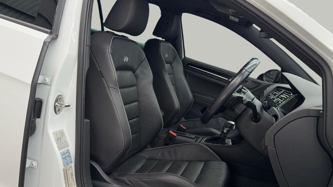 2019 Volkswagen Golf R, Automatic, 55812 km, Right Side Front Door Cabin View
