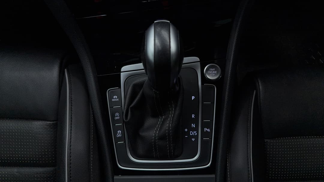 2019 Volkswagen Golf R, Automatic, 55812 km, Gear Lever 