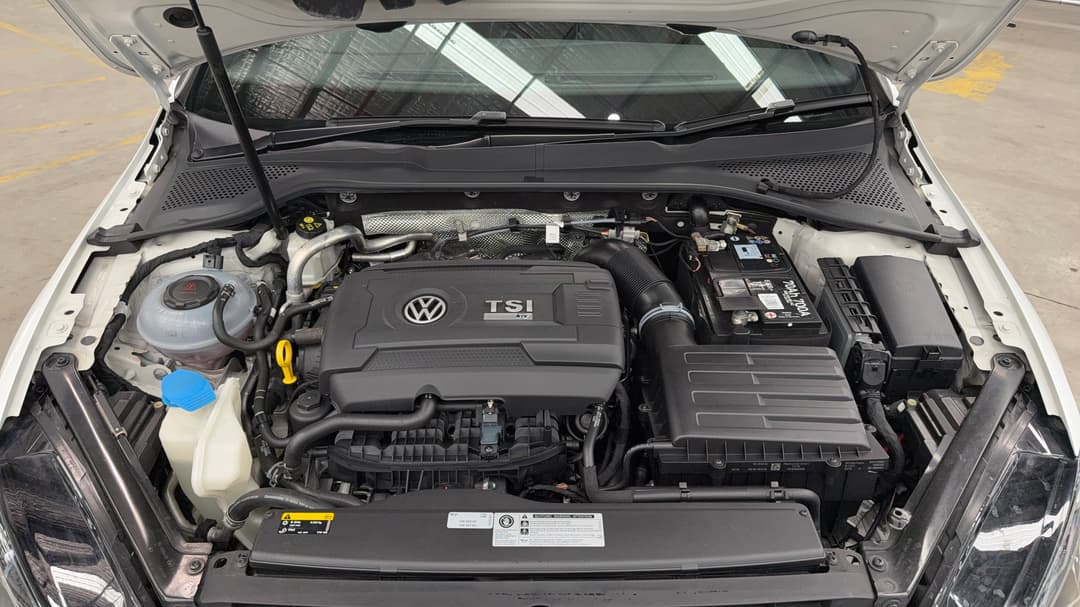 2019 Volkswagen Golf R, Automatic, 55812 km, Open Bonnet (Engine)