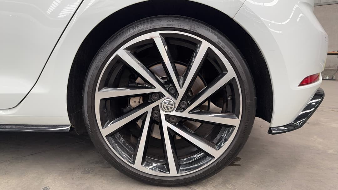 2019 Volkswagen Golf R, Automatic, 55812 km, Left Rear Wheel