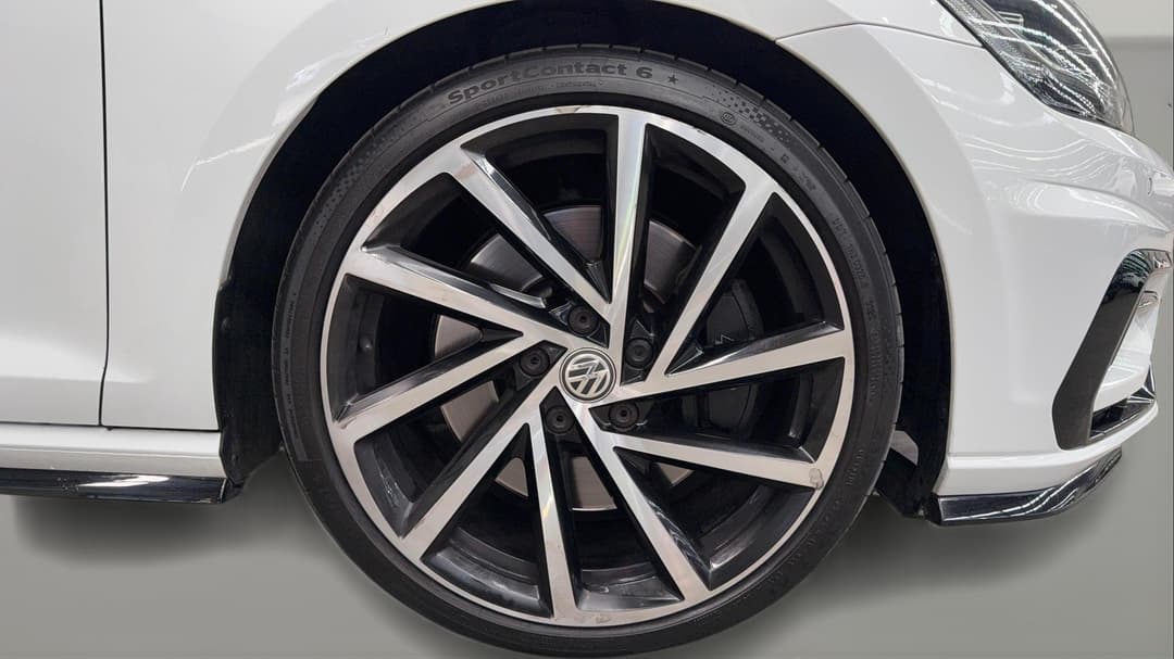 2019 Volkswagen Golf R, Automatic, 55812 km, Right Front Wheel
