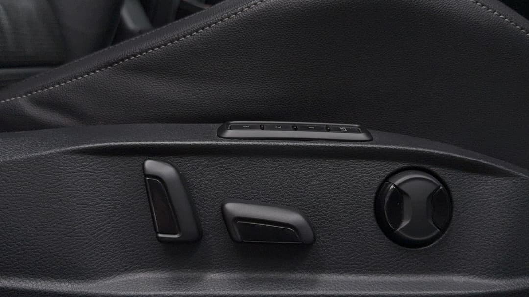 2019 Volkswagen Golf R, Automatic, 55812 km, Drivers Side Adjustment Panel