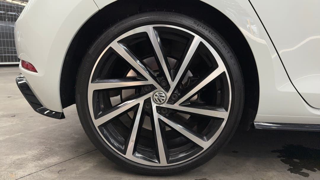 2019 Volkswagen Golf R, Automatic, 55812 km, Right Rear Wheel