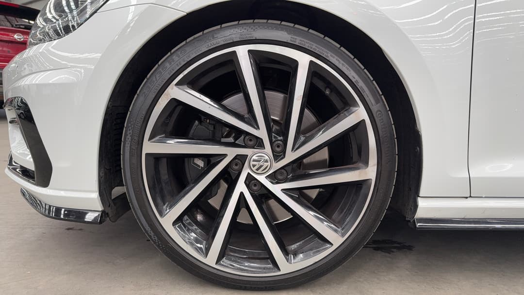 2019 Volkswagen Golf R, Automatic, 55812 km, Left Front Wheel