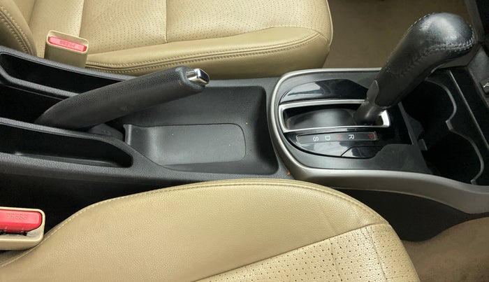 2017 Honda City VX CVT PETROL, Petrol, Automatic, 67,735 km, Gear Lever