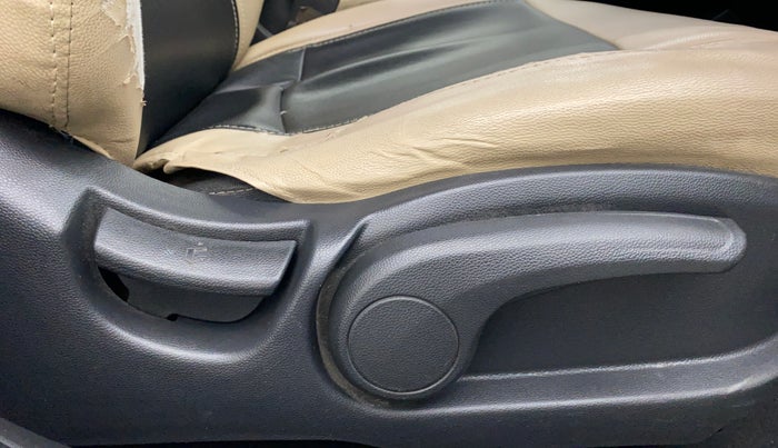2016 Hyundai Elite i20 ASTA 1.2, Petrol, Manual, 46,129 km, Driver Side Adjustment Panel