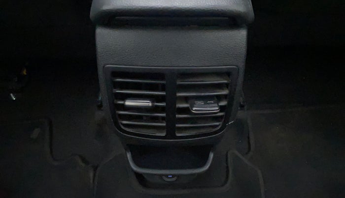 2020 Hyundai NEW I20 ASTA (O) 1.5 CRDI MT, Diesel, Manual, 15,859 km, Rear AC Vents