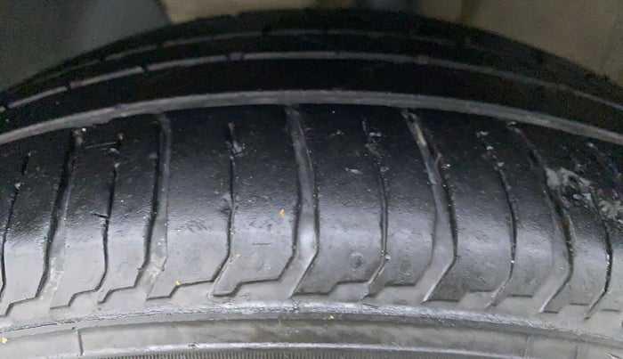 2020 Hyundai NEW I20 ASTA (O) 1.5 CRDI MT, Diesel, Manual, 15,859 km, Left Front Tyre Tread