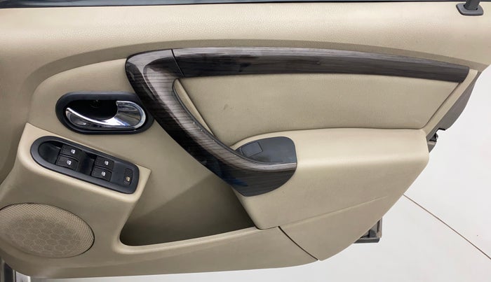 2014 Nissan Terrano XV D THP 110 PS, Diesel, Manual, 1,15,634 km, Driver Side Door Panels Control