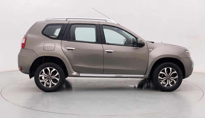 2014 Nissan Terrano XV D THP 110 PS, Diesel, Manual, 1,15,634 km, Right Side View