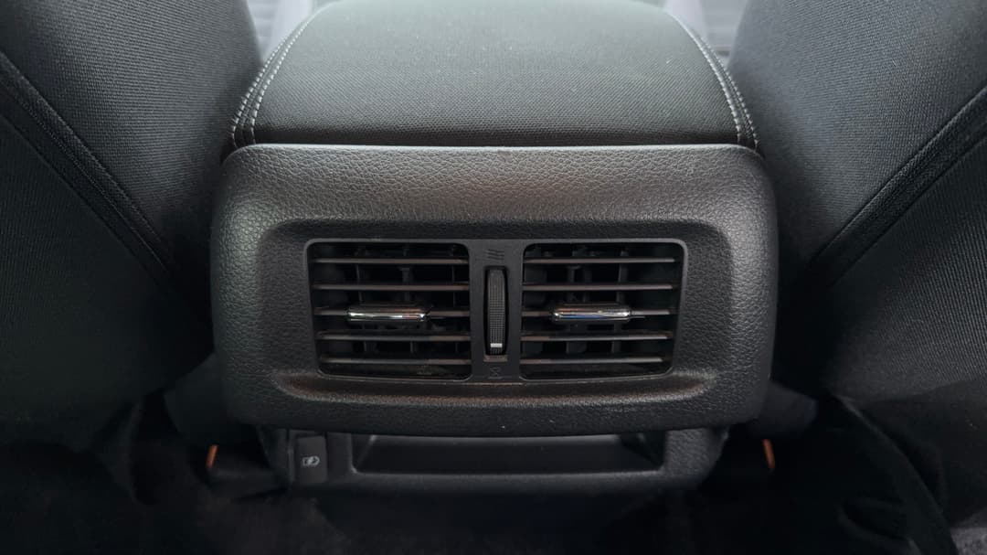 2021 Nissan Navara St (4x4), Automatic, 94583 km, Rear A/C Vent