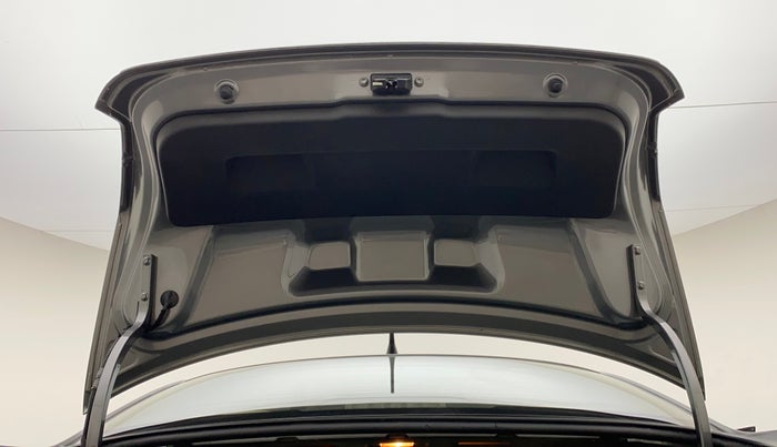 2014 Volkswagen Vento HIGHLINE DIESEL 1.6, Diesel, Manual, 83,566 km, Boot Door Open